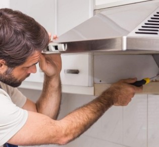 Как устранить проблемы в работе вытяжки на кухне: диагностика и ремонт своими руками