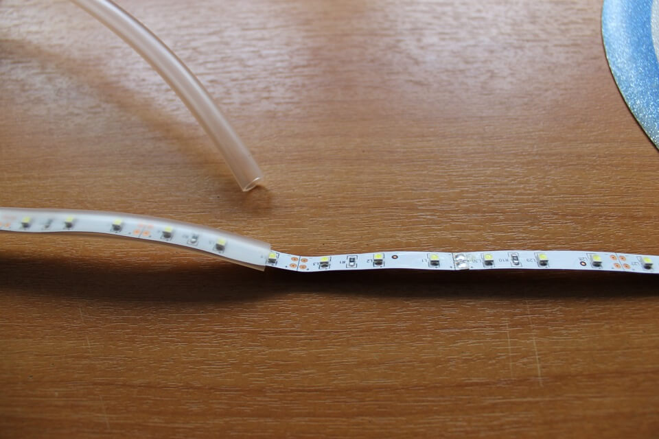 Применение ПВХ трубки для светодиодной ленты закрытая от попадания влаги